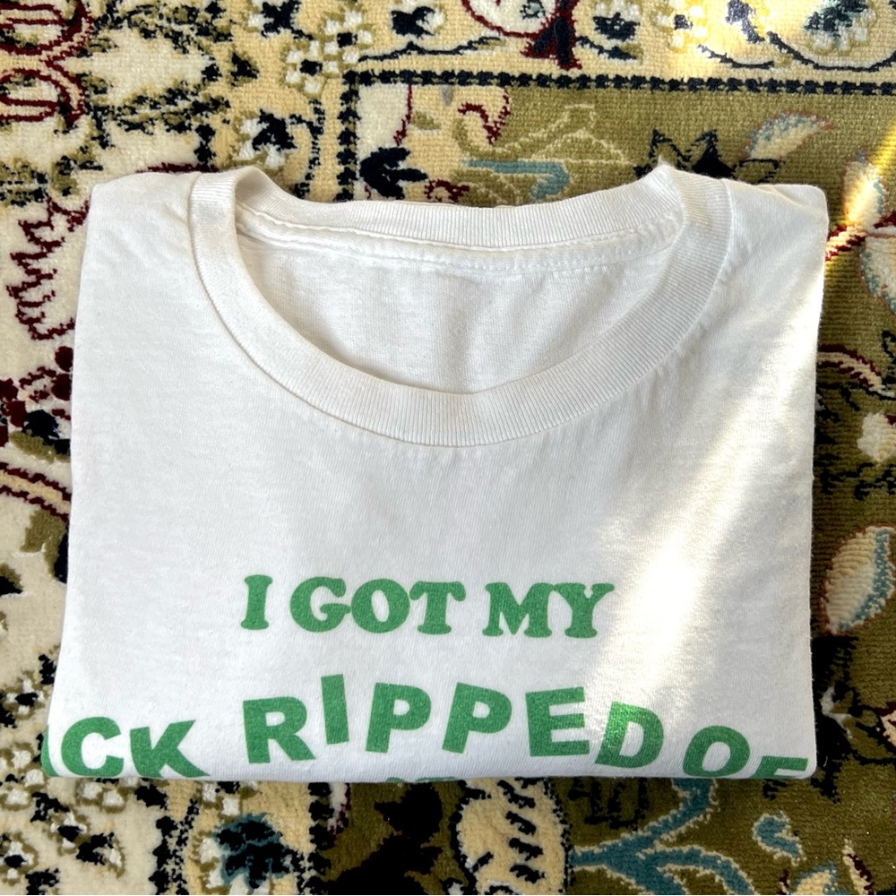 (Swipe to see:)) White and green Senior Frog’s graphic tee (Size: L/XL)